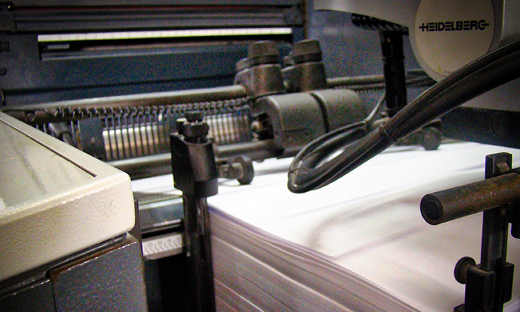Macchina da stampa offset Heidelberg in funzione presso effegi